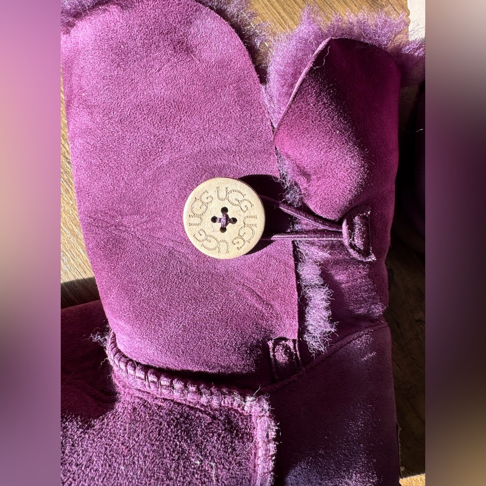 UGG Bailey Button Boots Size 8